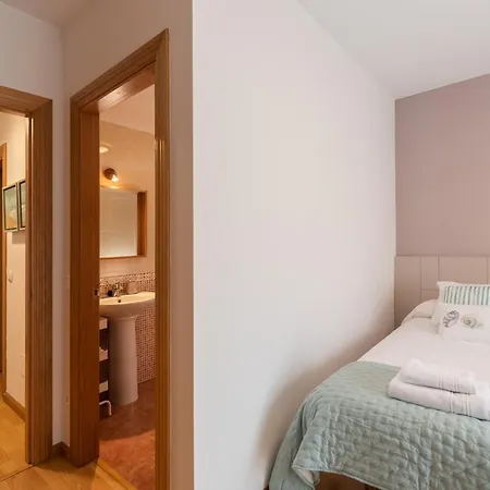 Bluebol, A 2 Km De Vut-2761-as * Llanes