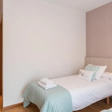 Bluebol, A 2 Km De Vut-2761-as * Llanes